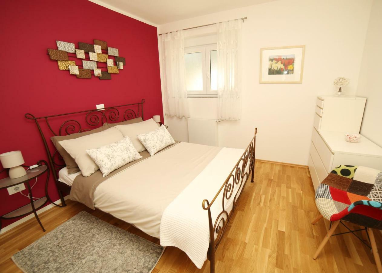 Apartman Nebo Pula Exterior foto