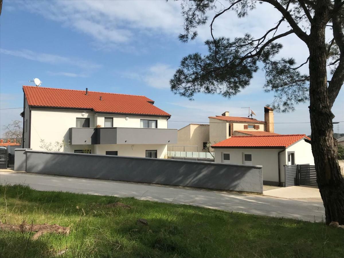 Apartman Nebo Pula Exterior foto