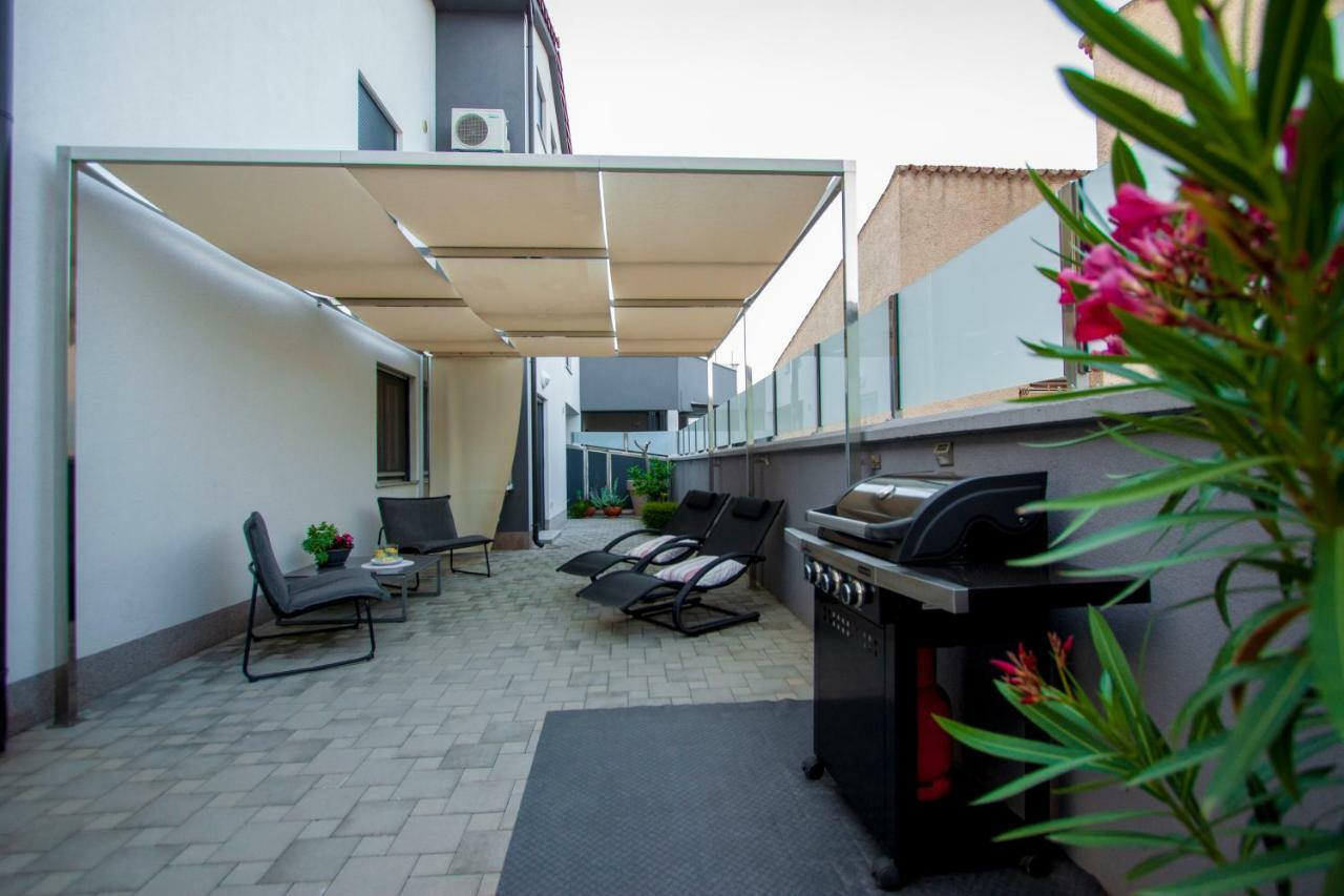 Apartman Nebo Pula Exterior foto