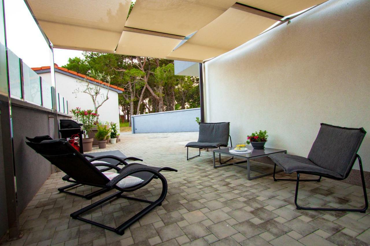 Apartman Nebo Pula Exterior foto